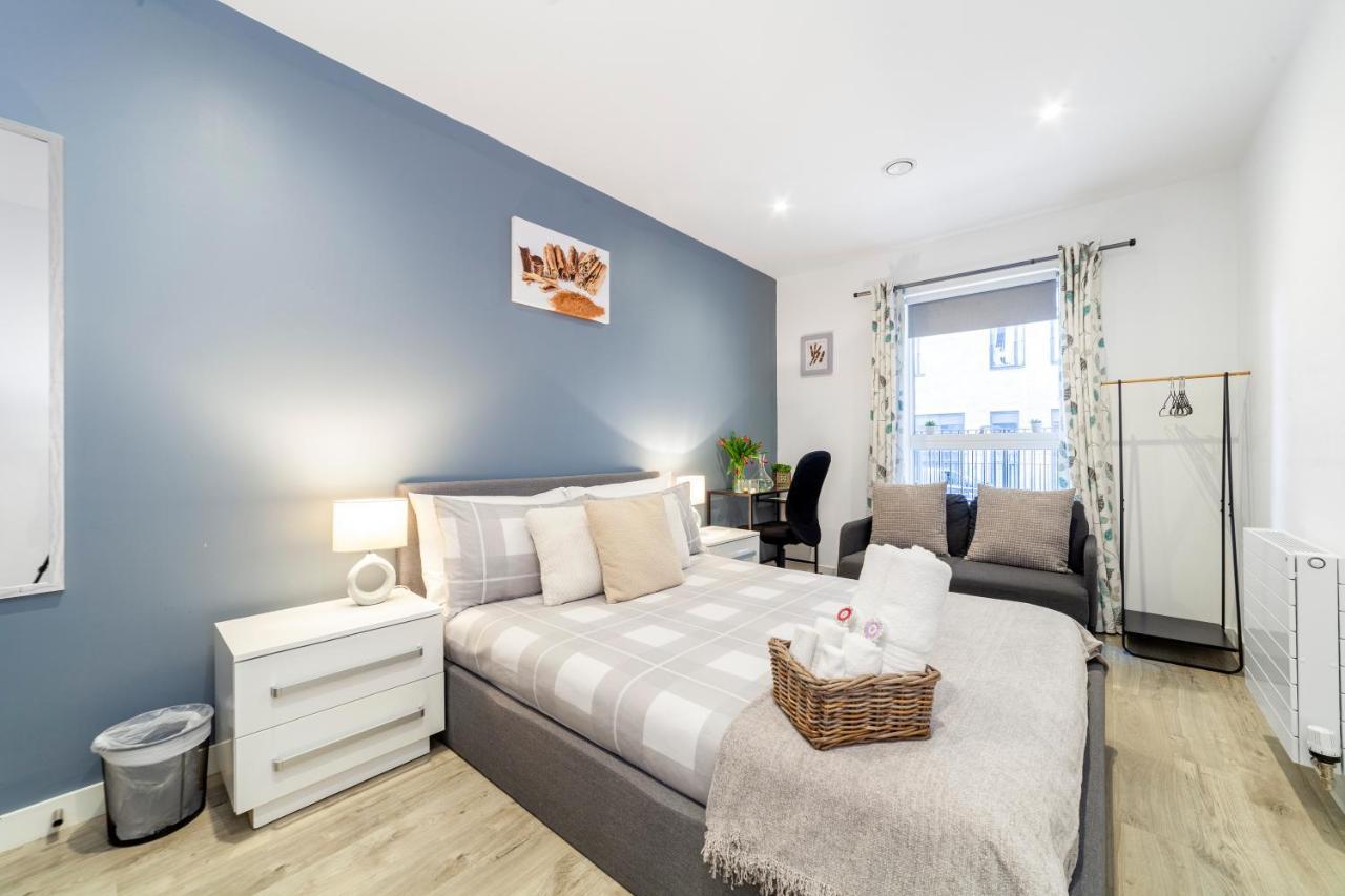 Ferienwohnung Private Double Bd With Optional Balcony, 15 Mins To London Cc Exterior foto